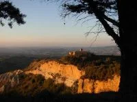 Acantilados de Volterra y Larderello